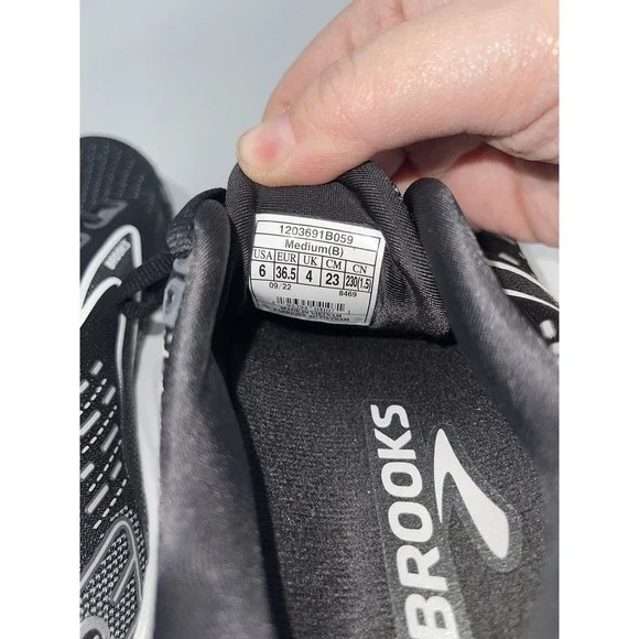 Tried On Brooks Womens Glycerin 20 1203691B059 Black Running Sneakers Size 6 B - Picture 11 of 13